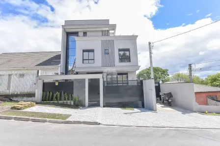 Sobrado com 3 Quartos à venda, 242m² no Uberaba, Curitiba