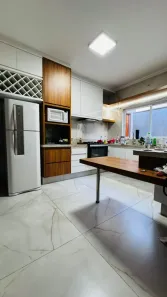 Sobrado com 3 Quartos à venda, 237m² no Jardim Riviera, Franca