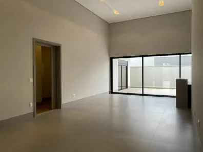 Casa com 3 Quartos à venda, 240m² no Jardim Botânico, Uberlândia