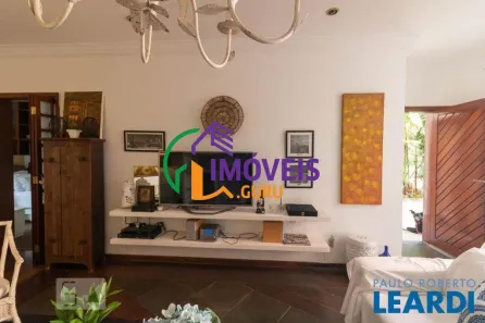 Sobrado com 5 Quartos à venda, 237m² no Vila Valparaíso, Santo André