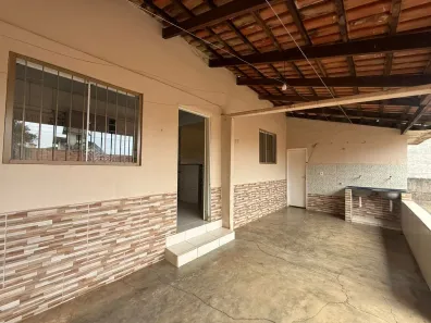 Casa com 3 Quartos para alugar, 360m² no Garavelo Residencial Park, Aparecida de Goiânia