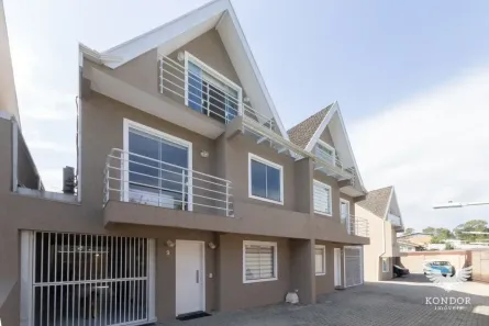 Sobrado com 3 Quartos à venda, 144m² no Orleans, Curitiba