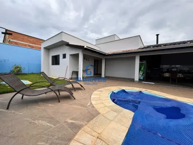 Casa de Condomínio com 3 Quartos à venda, 200m² no Setor Central, Santa Bárbara de Goiás
