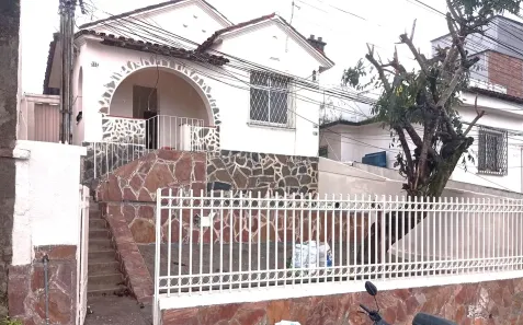 Casa com 3 Quartos para alugar, 190m² no Carlos Prates, Belo Horizonte