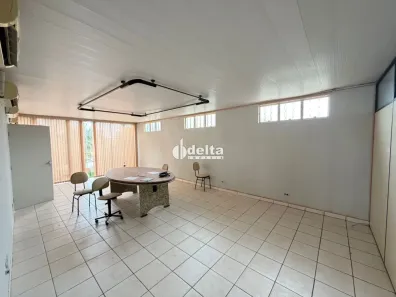 Ponto Comercial para alugar, 350m² no Chácaras Tubalina e Quartel, Uberlândia
