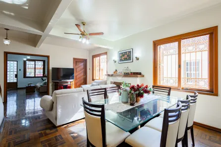 Casa com 4 Quartos à venda, 211m² no Petrópolis, Porto Alegre
