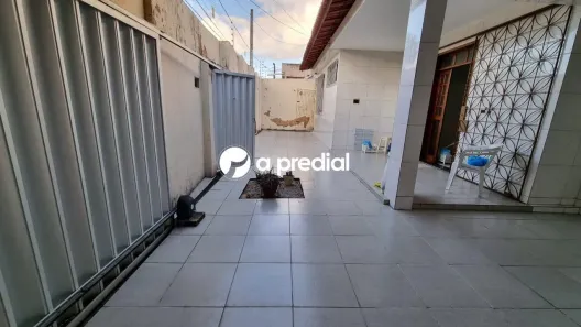 Casa com 3 Quartos à venda, 194m² no Pici, Fortaleza
