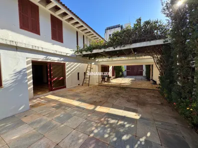 Casa com 4 Quartos para alugar, 498m² no Centro, Uberaba