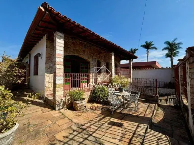 Sobrado com 5 Quartos à venda, 330m² no Planalto, Belo Horizonte