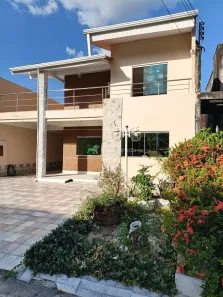 Casa com 4 Quartos para alugar, 275m² no Tarumã, Manaus