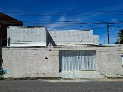 Casa com 4 Quartos à venda, 169m² no Fátima, Fortaleza