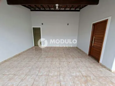Casa com 3 Quartos para alugar, 150m² no Alto Umuarama, Uberlândia