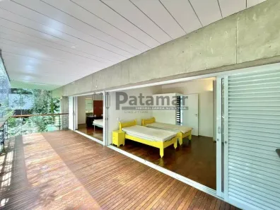 Casa de Condomínio com 3 Quartos à venda, 380m² no Chácara do Refúgio, Carapicuíba