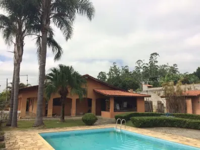 Fazenda/Sítio com 4 Quartos para alugar, 500m² no Veraneio Irajá, Jacareí