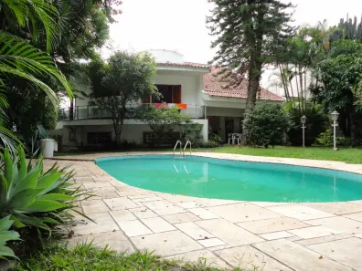 Sobrado com 4 Quartos à venda, 550m² no Vila Oliveira, Mogi das Cruzes