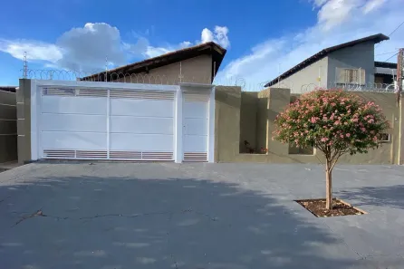 Casa com 2 Quartos à venda, 133m² no Carandá Bosque, Campo Grande