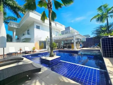 Casa de Condomínio com 4 Quartos à venda, 316m² no Balneário Copacabana, Caraguatatuba