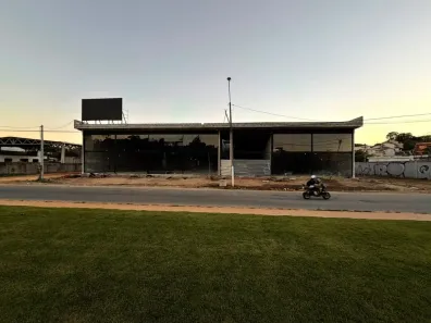 Ponto Comercial para alugar, 112m² no Cancela Preta, Macaé