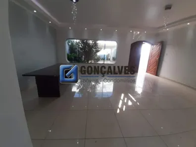 Casa com 4 Quartos para alugar, 230m² no Vila Assunção, Santo André