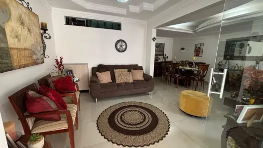 Sobrado com 4 Quartos à venda, 203m² no Setor Pedro Ludovico, Goiânia