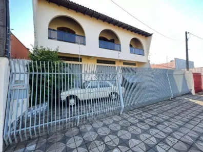 Sobrado com 3 Quartos à venda, 590m² no Operária, Londrina