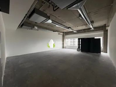 Sala Comercial para alugar, 94m² no Parque Industrial Tomas Edson, São Paulo