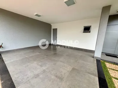 Casa de Condomínio com 4 Quartos para alugar, 240m² no Gávea, Uberlândia