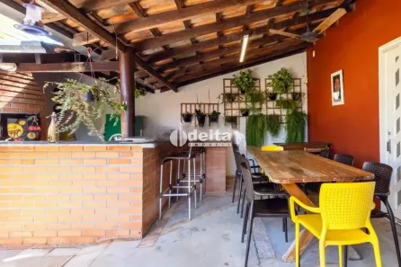 Casa com 3 Quartos à venda, 120m² no Vigilato Pereira, Uberlândia