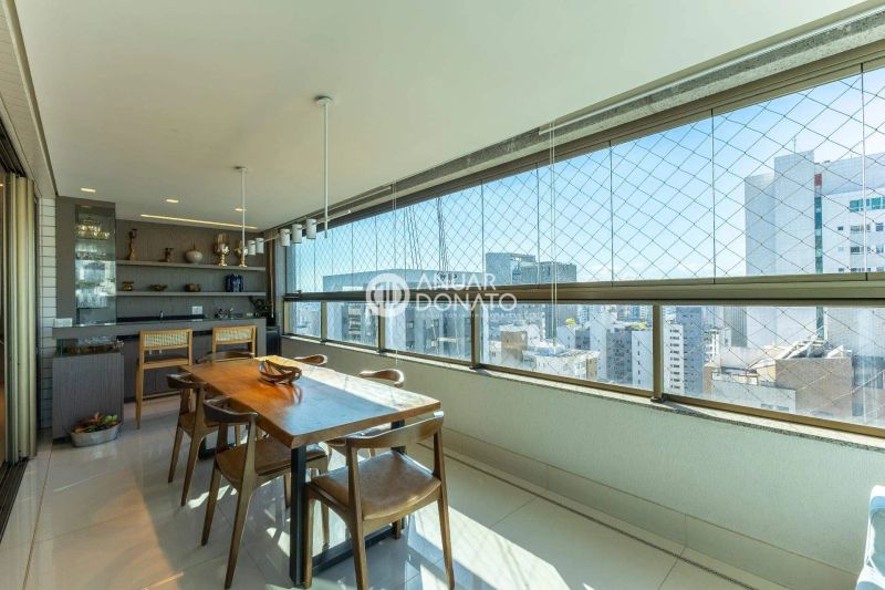 Apartamento com 4 quartos — Barro Preto, Belo Horizonte