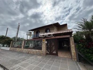 Casa com 5 Quartos à venda, 450m² no Torres, Torres