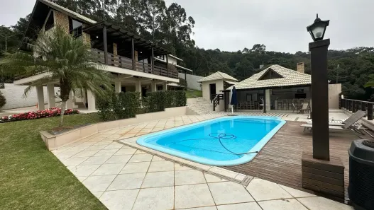Sobrado com 3 Quartos à venda, 230m² no Cabeçudas, Itajaí