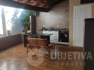 Casa com 2 Quartos à venda, 200m² no Luizote de Freitas, Uberlândia