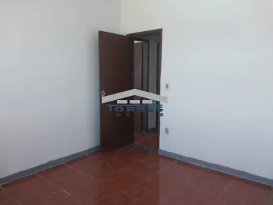 Casa com 2 Quartos para alugar, 40m² no Inconfidentes, Contagem