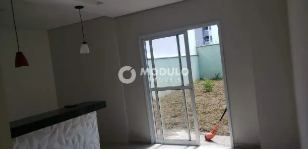Casa com 2 Quartos à venda, 93m² no Laranjeiras, Uberlândia