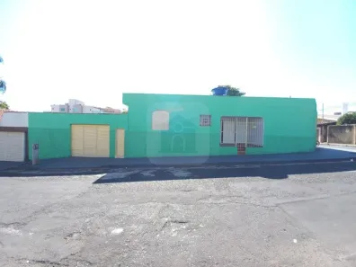 Casa com 7 Quartos para alugar, 98m² no Saraiva, Uberlândia