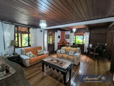 Casa com 4 Quartos à venda, 260m² no Nogueira, Petrópolis