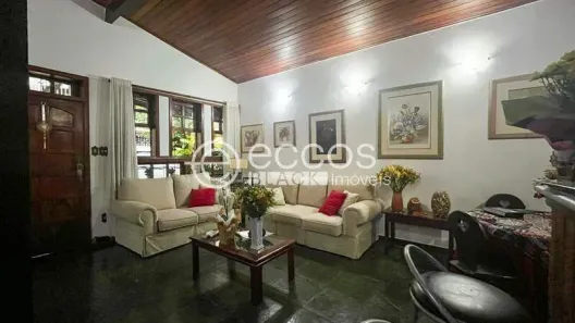 Casa com 8 Quartos à venda, 500m² no Santo Antônio, Belo Horizonte