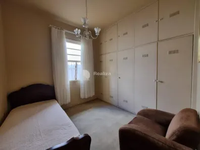 Casa com 3 Quartos para alugar, 240m² no Centro, Taubaté