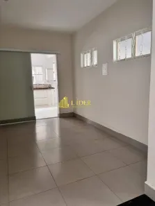 Casa com 3 Quartos para alugar, 150m² no Tabajaras, Uberlândia
