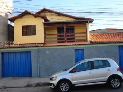 Casa com 3 Quartos para alugar, 161m² no São Joaquim, Contagem