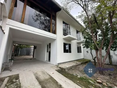Casa com 4 Quartos para alugar, 148m² no Madri, Palhoça
