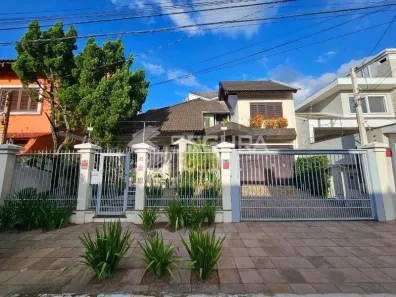Casa com 4 Quartos para alugar, 350m² no Centro, Canoas