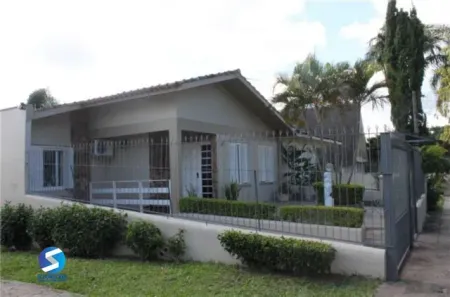 Casa com 4 Quartos à venda, 307m² no Espírito Santo, Porto Alegre