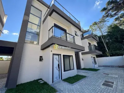 Sobrado com 3 Quartos à venda, 135m² no Uberaba, Curitiba