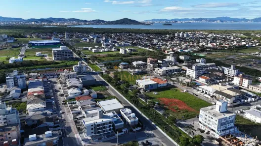Sobrado com 3 Quartos à venda, 99m² no Nova Palhoça, Palhoça