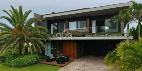Sobrado com 5 Quartos à venda, 500m² no Maristela, Xangri-lá