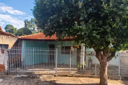 Casa com 3 Quartos à venda, 132m² no Vila Azevedo, Lins