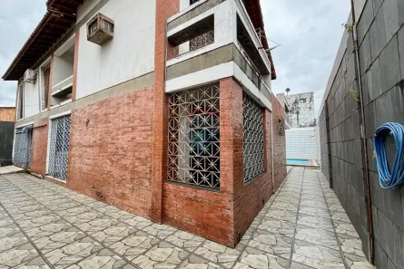 Casa com 4 Quartos à venda, 378m² no Curió-Utinga, Belém