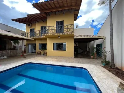 Casa com 3 Quartos à venda, 310m² no Santa Mônica, Londrina