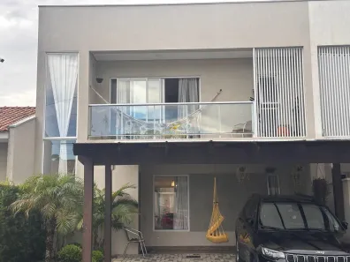 Sobrado com 3 Quartos à venda, 128m² no Vila Glória, Campo Largo